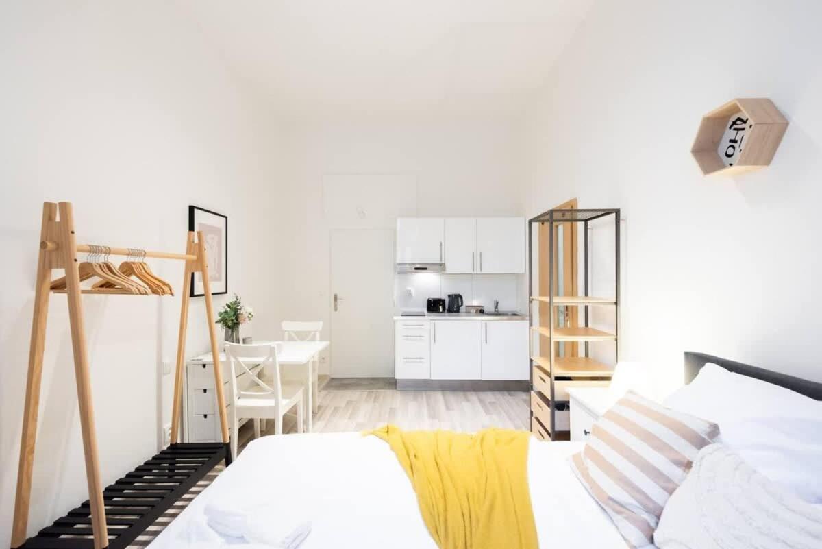 Romantic Old Town Apartment Prague
